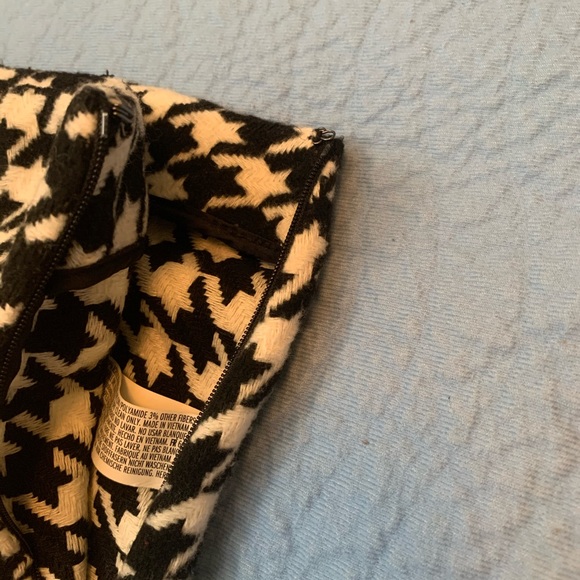 Plus Size Short - Picture 9 of 12